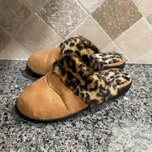 ⭐️3 for $15 Isotoner Recycled Microsuede Mallory Slip-On Slippers size 8.5 - 9